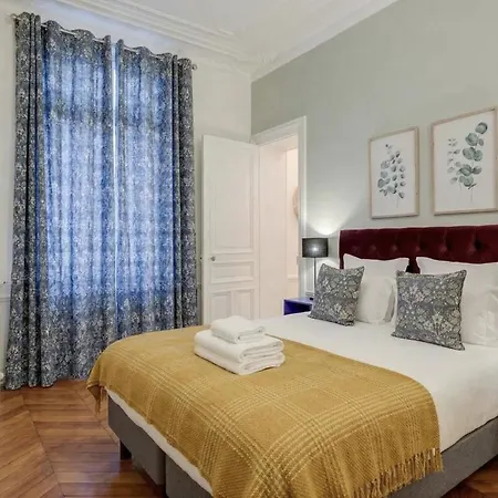 Marignan Champs Elysees Apartment Paris